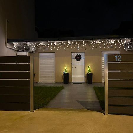 Ria'S Gardenview Apartment Янина Экстерьер фото