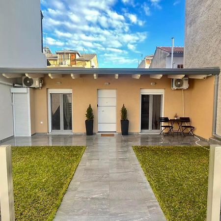 Ria'S Gardenview Apartment Янина Экстерьер фото