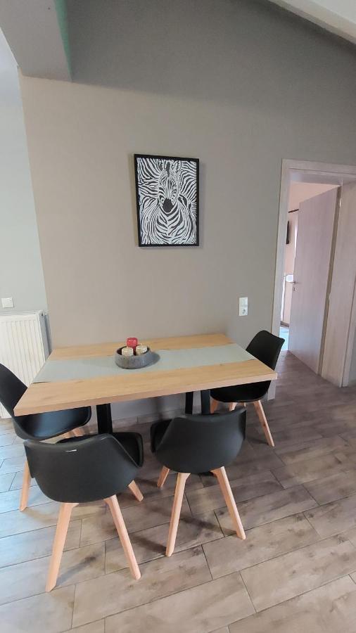 Ria'S Gardenview Apartment Янина Экстерьер фото