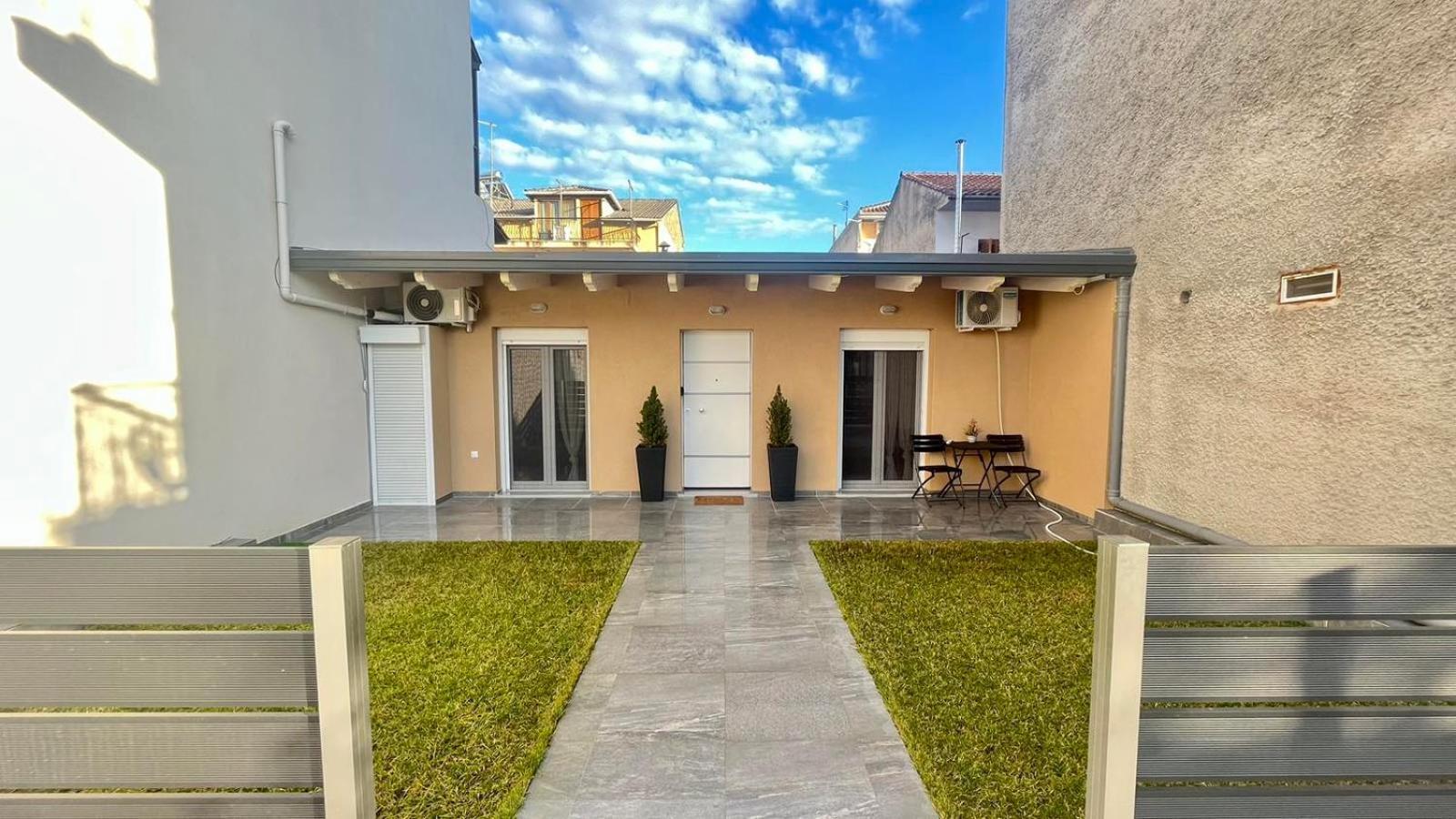 Ria'S Gardenview Apartment Янина Экстерьер фото